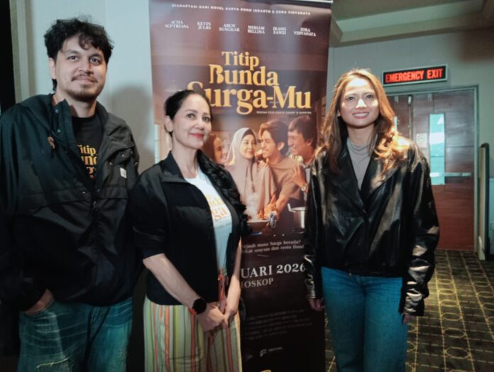 Kevin Julio, Meriam Bellina dan Acha Septriasa saat prescon di Tunjungan XXI Surabaya (dokpri)